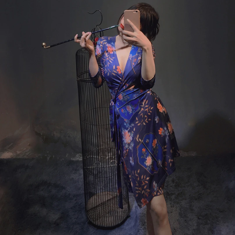 美人喵深蓝色碎花复古新中式茶歇胖妹妹手工短裙收腰一片式收腰