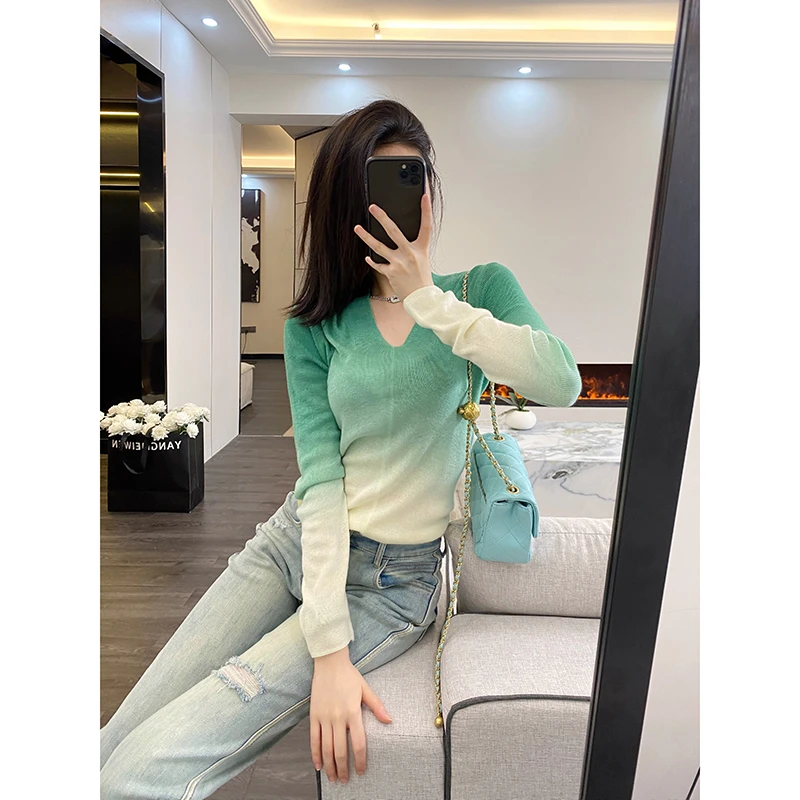 早秋v领毛衣女外穿2025新款爆款设计感小众洋气减龄显瘦细毛线衣