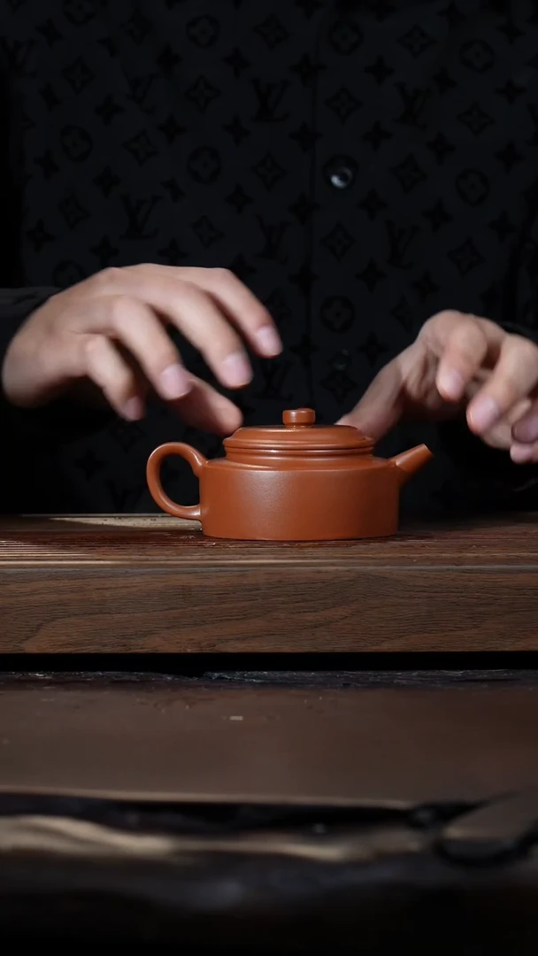 【闪购商品】紫砂茶壶朱泥   德中