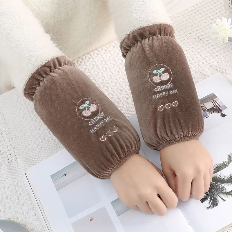 袖套女秋冬季女孩毛绒短款学生袖头防污羽绒服袖罩办公工作套袖