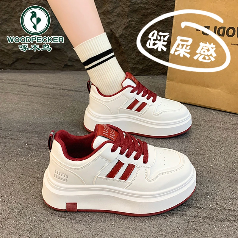 啄木鸟小白鞋女2025春季新款爆款学生运动鞋休闲厚底面包板鞋皮面