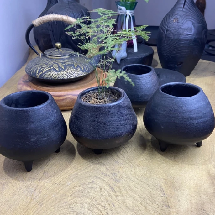 香樟木炭化文竹花器尺寸约直径12厘米，高10厘米随机发货