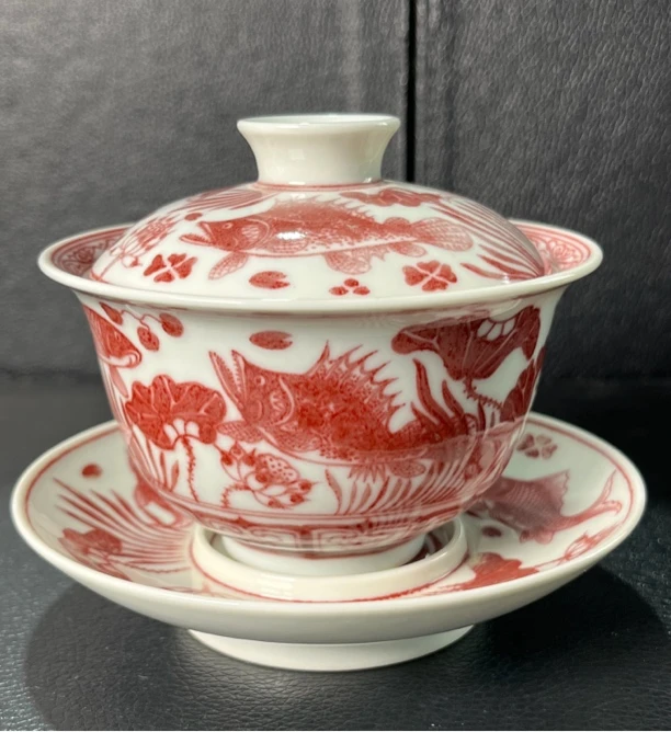 原矿釉里红，全手工手绘经典鱼藻纹三才盖碗。陶瓷茶具