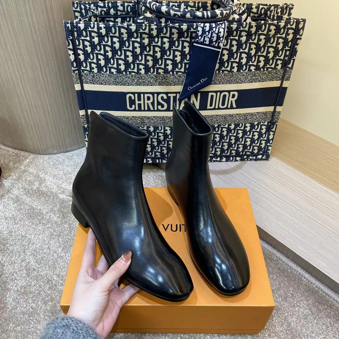 东东秋季新款时尚通勤优雅圆头头高跟后拉链短筒瘦瘦靴女9028