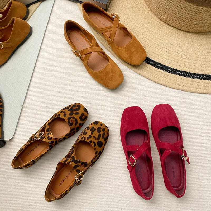 2024年春季新品时尚百搭平底网红单鞋方头仙女风女鞋浅口LF8553