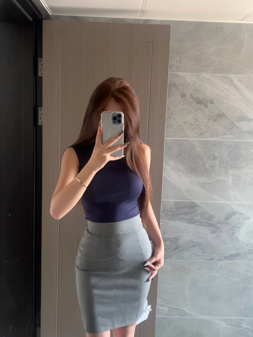 【桃芝】纯欲无袖背心t恤上衣➕高腰气质包臀短裙