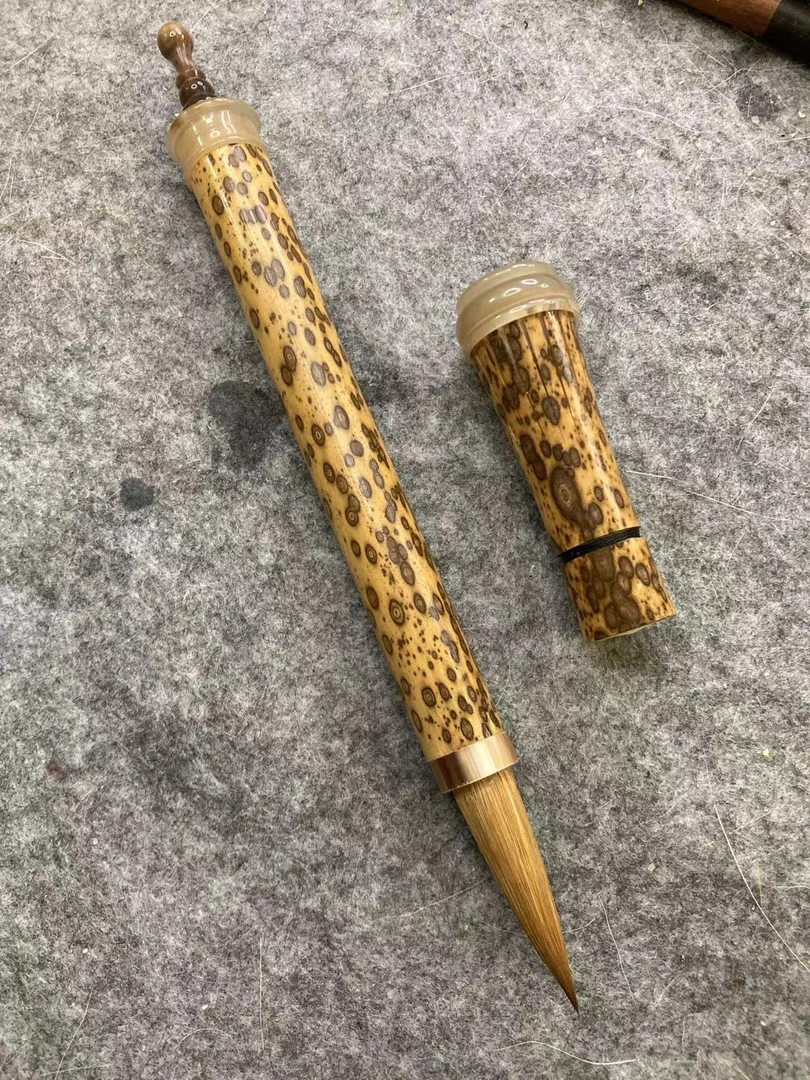 梅鹿斑竹狼毫：出锋：4.3cm 口径：1.1cm 专业级书法毛笔