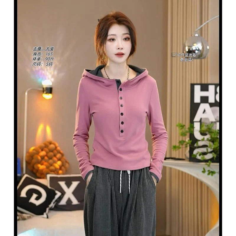 撞色排扣连帽t恤女2025秋冬新款简约时尚洋气减龄百搭长袖上衣潮