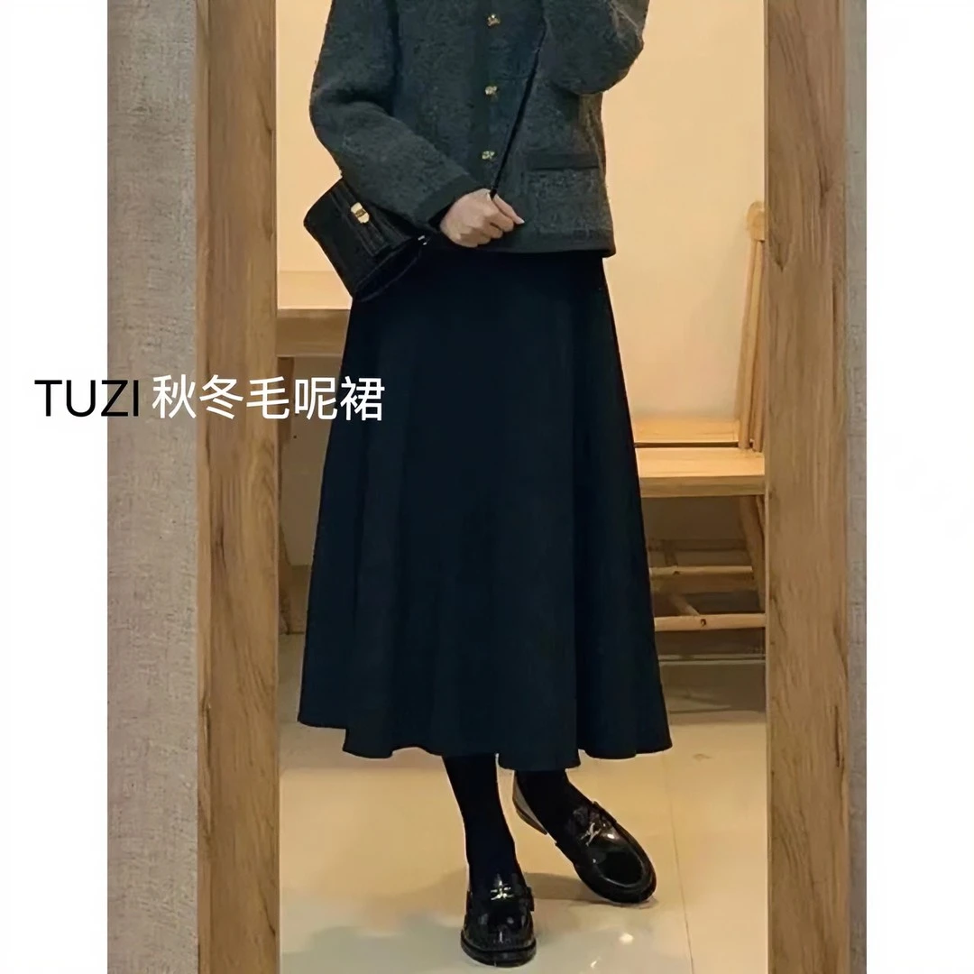 黑色毛呢半身裙女秋季大码显瘦梨形身材中长款a字伞裙子秋冬气质