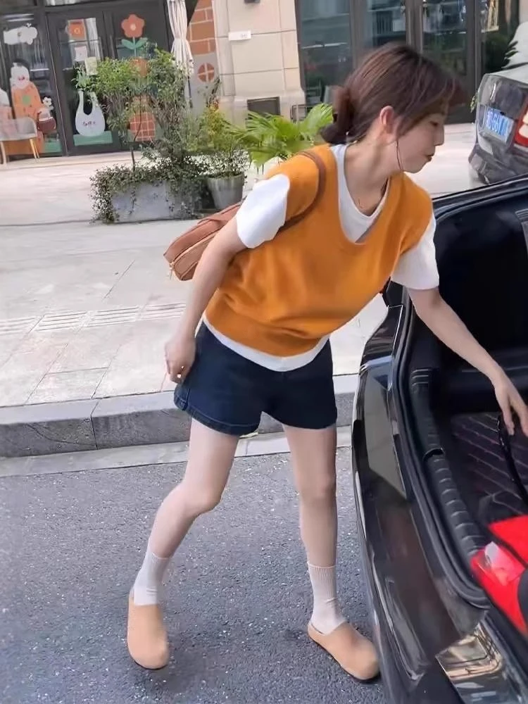 韩系高级感圆领针织马甲女春秋无袖叠穿坎肩毛衣背心内搭短款上衣