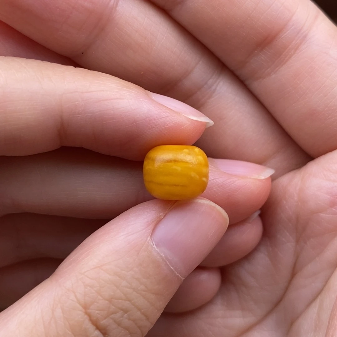 琥珀裸石未镶嵌老蜜蜡