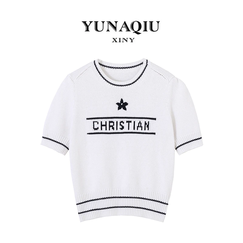 YUNAQIU白色休闲百搭圆领针织短袖T恤宽松套头字母刺绣毛衣-3049