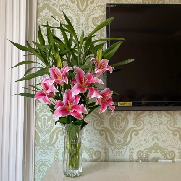 超逼真百合花特级仿真花客厅装饰花外贸环保假花999朵玫瑰花批发