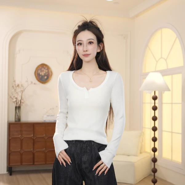 Basic House/百家好春夏新款时尚气质百搭显瘦长袖针织上衣NQ873