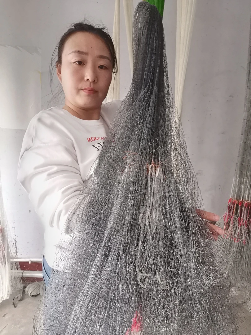 灰斑点，一指3米半左右，全网8斤1两左右，纯手工大力马线