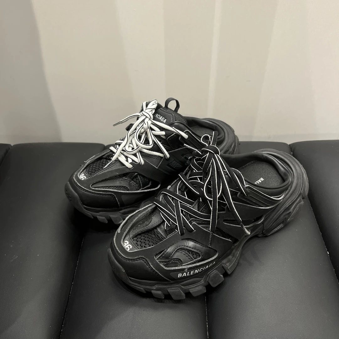 Balenciaga/巴黎世家 dy21 99新 标语时尚穆勒平底鞋 36码公价9k