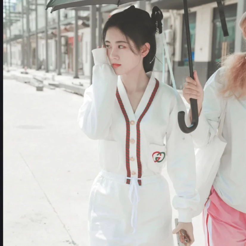 Gucci/古驰 md46 99新 23FW V领logo连衣裙 s码 公价2w