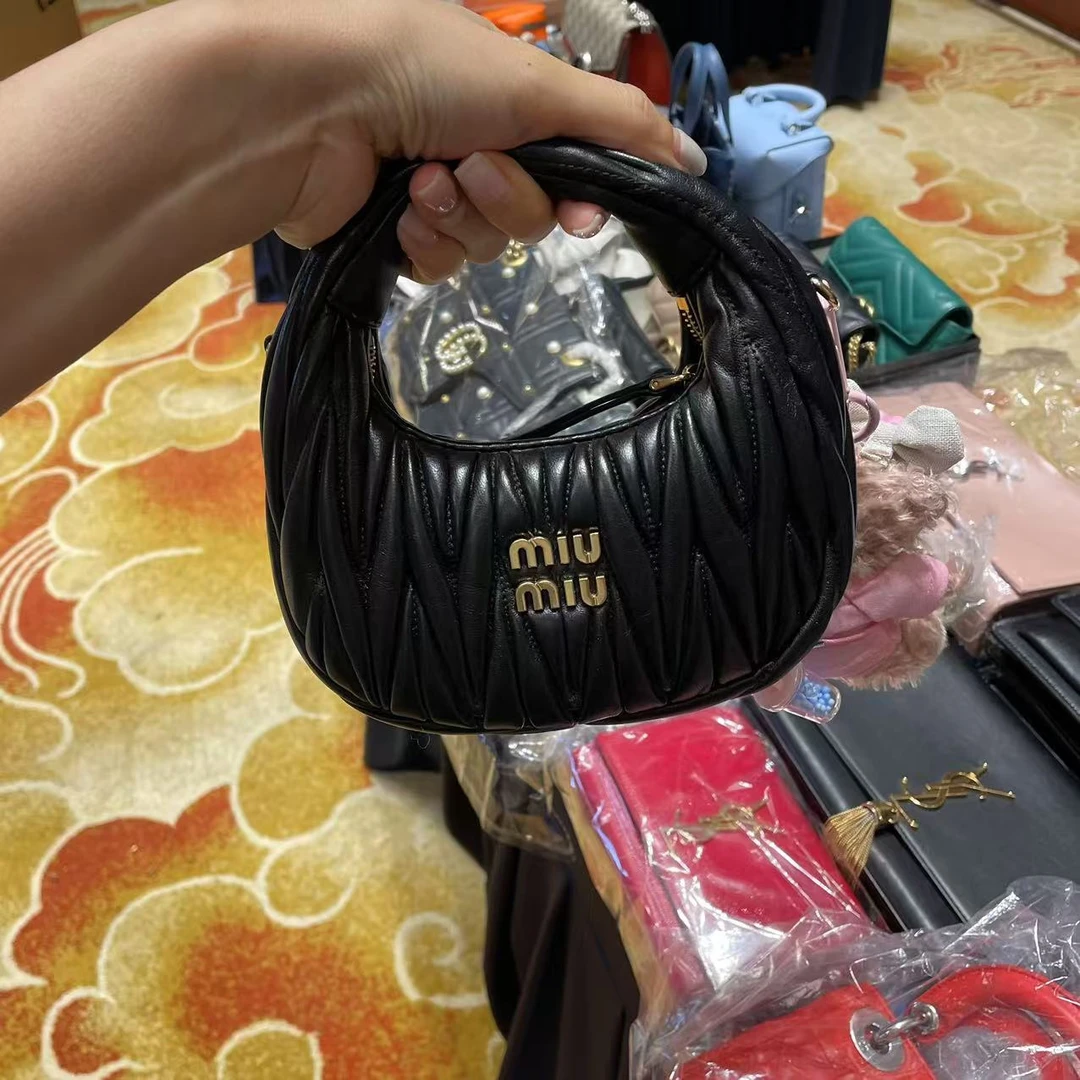 95新 MIU MIU/缪缪 miumiu 手提斜挎包/10.23