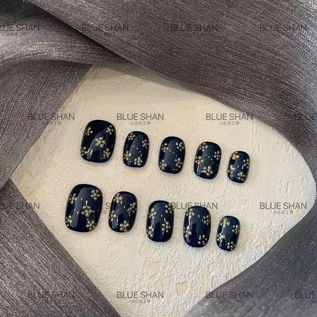 【霜降花】-BlueShan-手工穿戴甲手绘花卉气质款小众设计