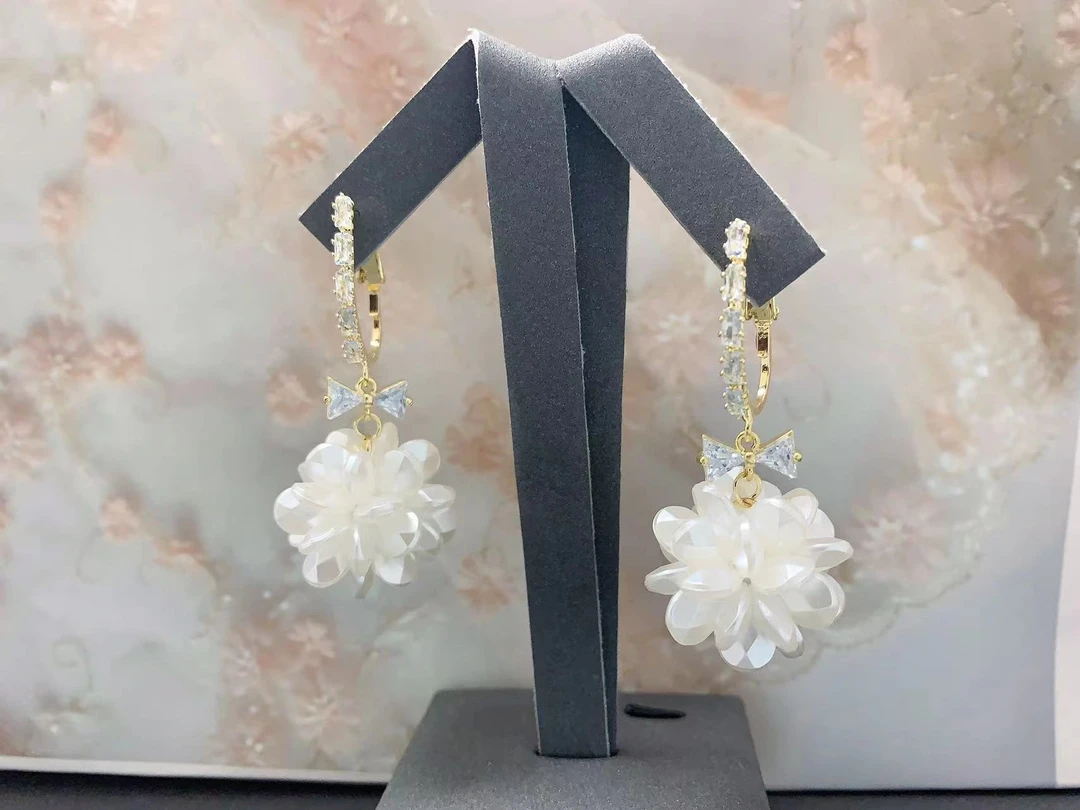 铜合金合成锆石耳饰 4440超仙甜美花瓣耳环