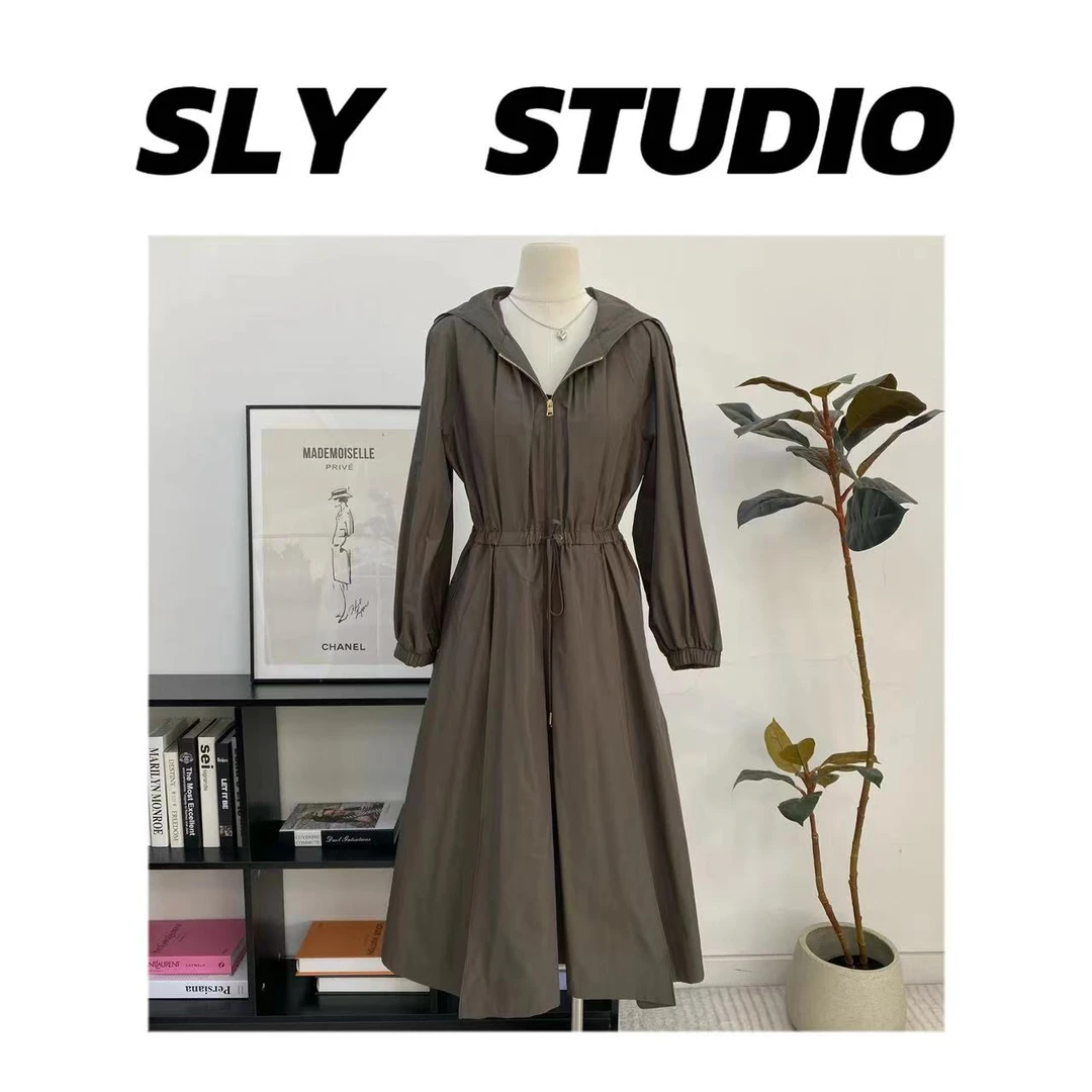 《素来伊女装》连帽收腰时尚长款风衣