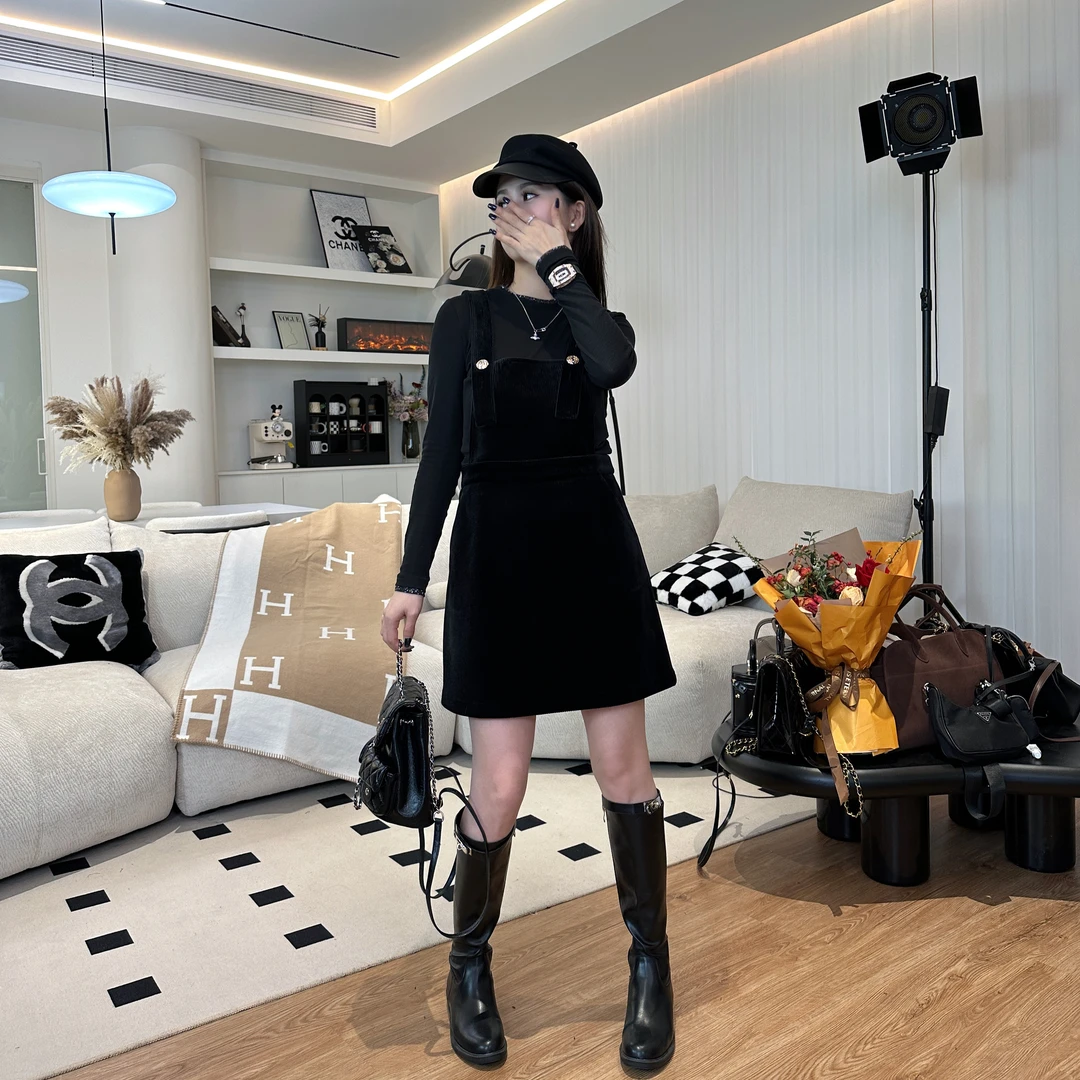 NANAKIKI【温儒尔雅】休闲百搭显瘦灯条连体气质背带裙F6022