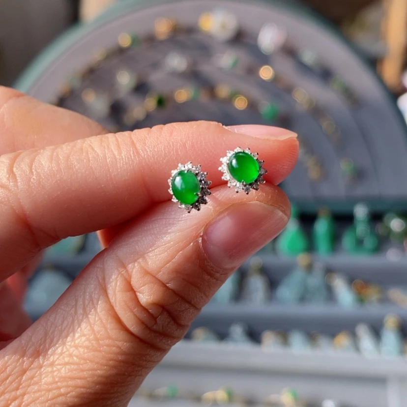 【闪购商品】翡翠耳饰18K金镶嵌米**可