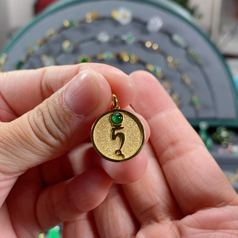 【闪购商品】翡翠颈饰18K金镶嵌缥**仙