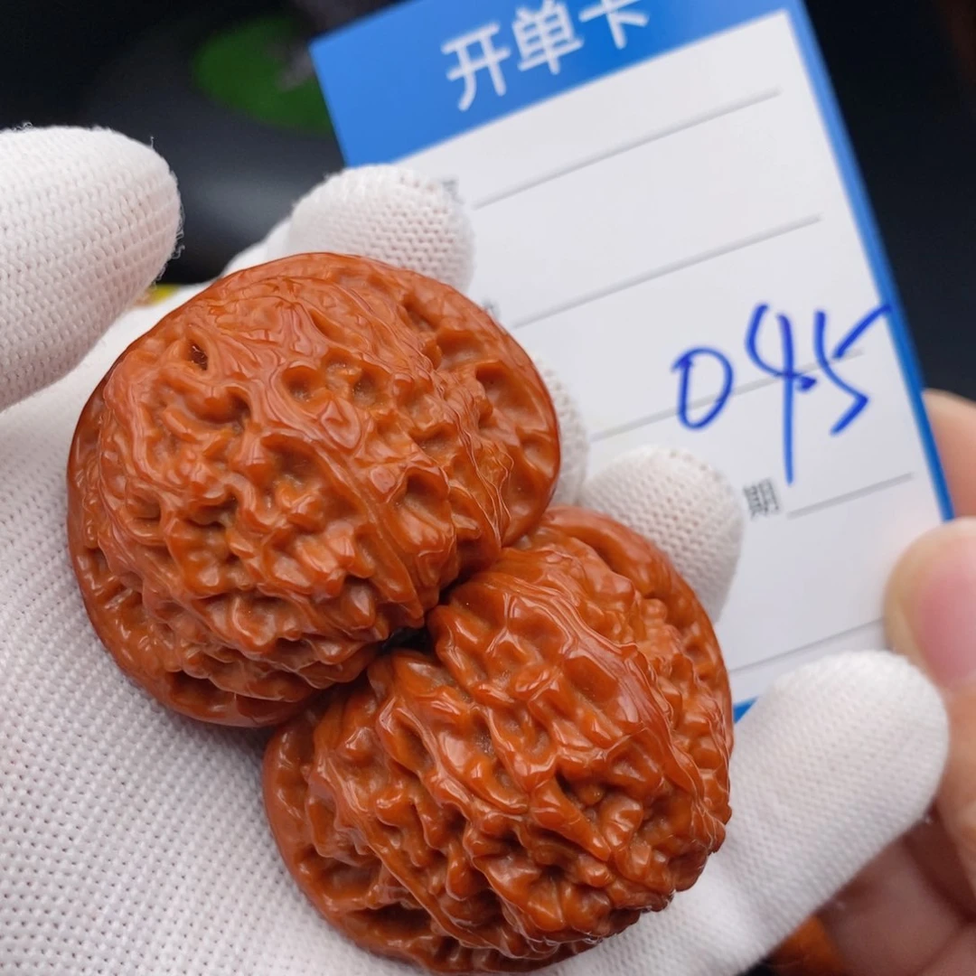 文玩核桃把件蔚****业白狮子