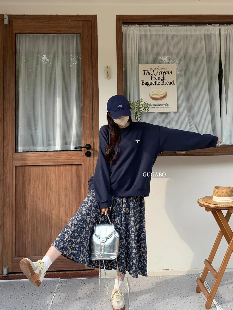 秋季搭配一整套女复古圆领卫衣上衣女高腰显瘦碎花半身裙两件套装