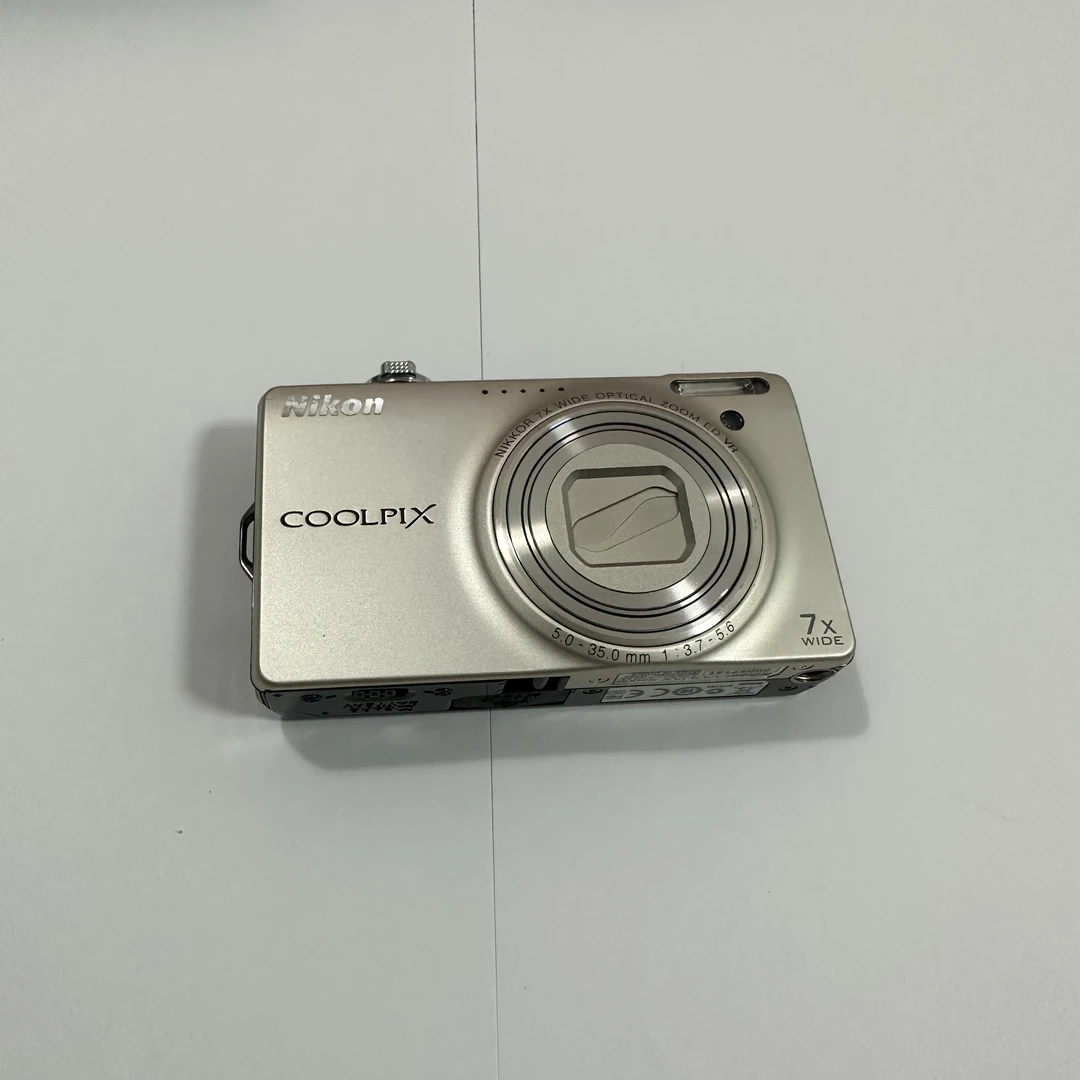 9新 Nikon/尼康 s6000 二手ccd数码相机 1420万像素 7倍光学变焦