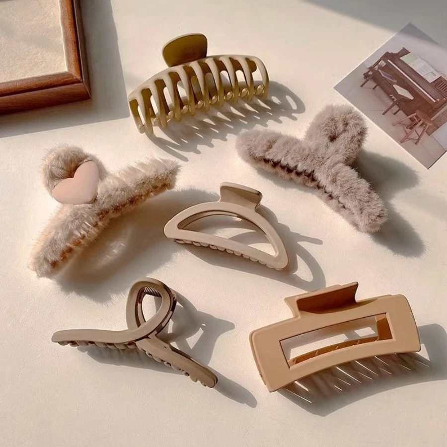 沐新小屋ins秋冬6个爪夹气质百搭盘头发甜美毛毛抓夹韩式鲨鱼夹子