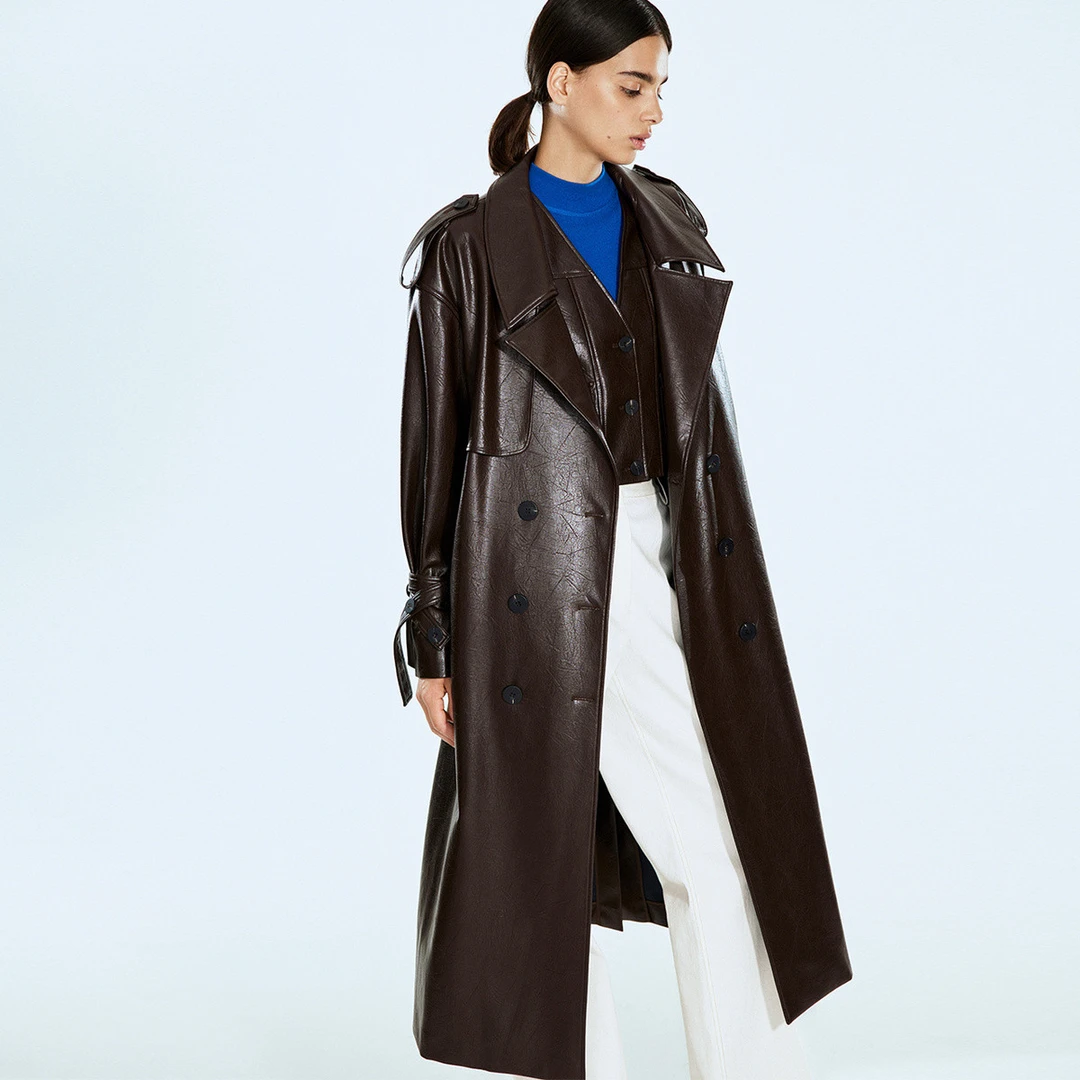 COVERINS2024春款环保皮质复古长风衣CC34107010