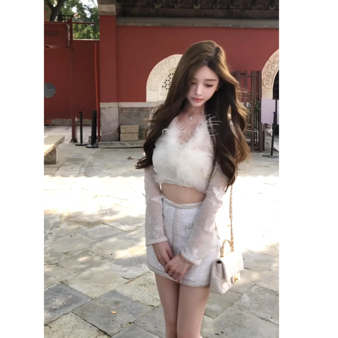 2024秋冬新款时尚名媛立体感蝴蝶V领针织衫短款上衣搭半身裙套装