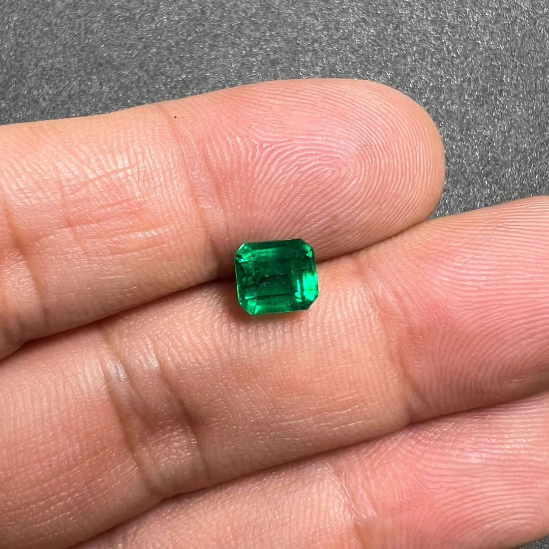 1.47CT 哥伦比亚 木佐矿区 祖母绿 木佐微油 吉尔德大证