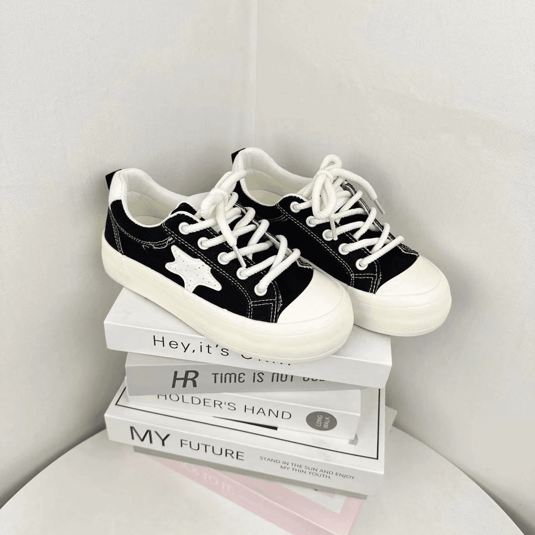 8697黑色星星帆布鞋韩版学生百搭运动休闲板鞋小众设计潮流女鞋