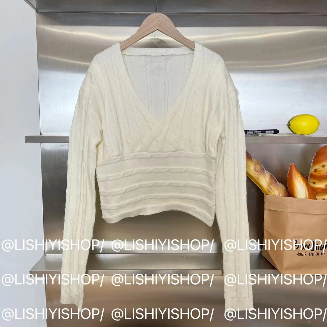 【杏仁奶芙】纯色V领气质针织毛衣B303