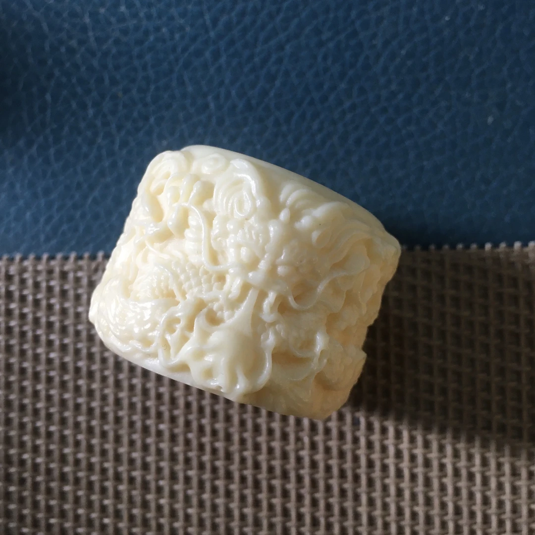 九龙戏珠版指环21mm菩提果象牙果文玩
