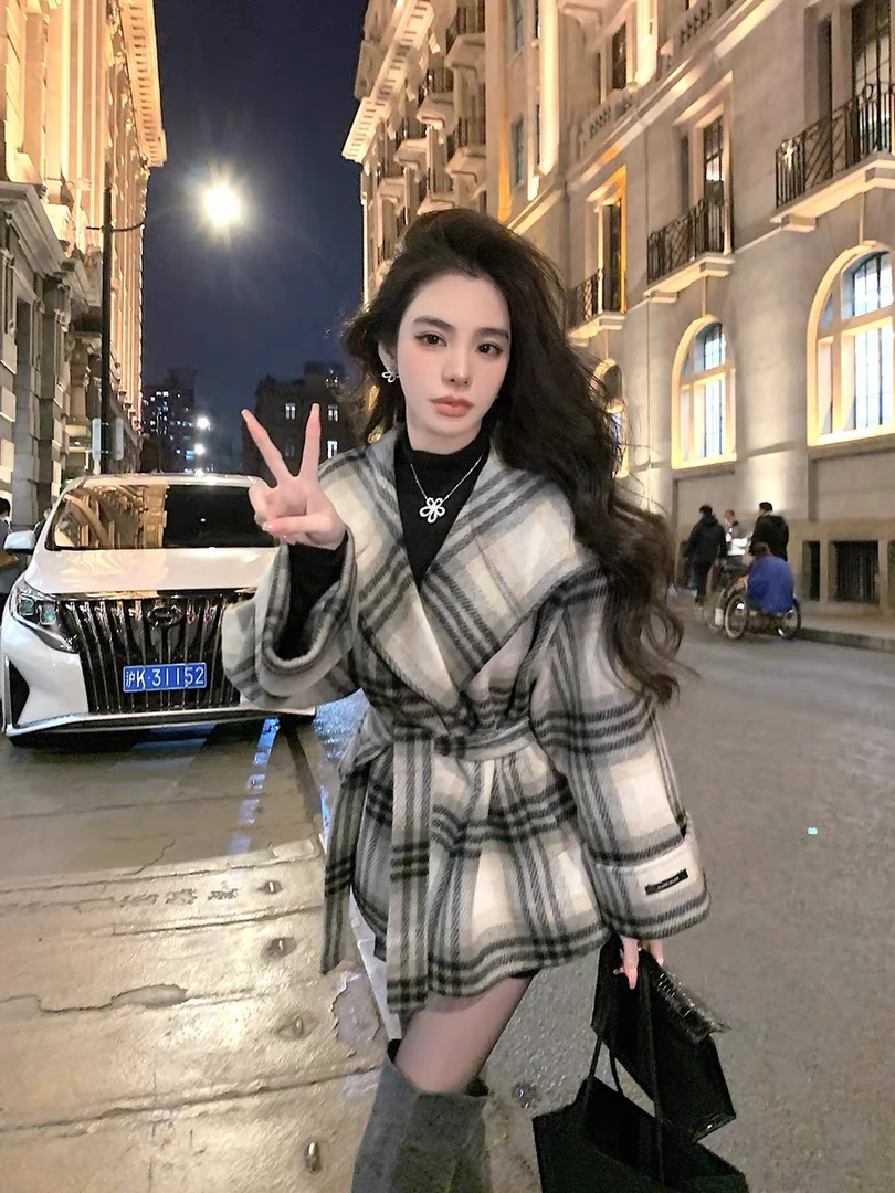 格纹2024秋冬新款高级感韩系格子毛呢大衣女呢外套时尚宽松短款