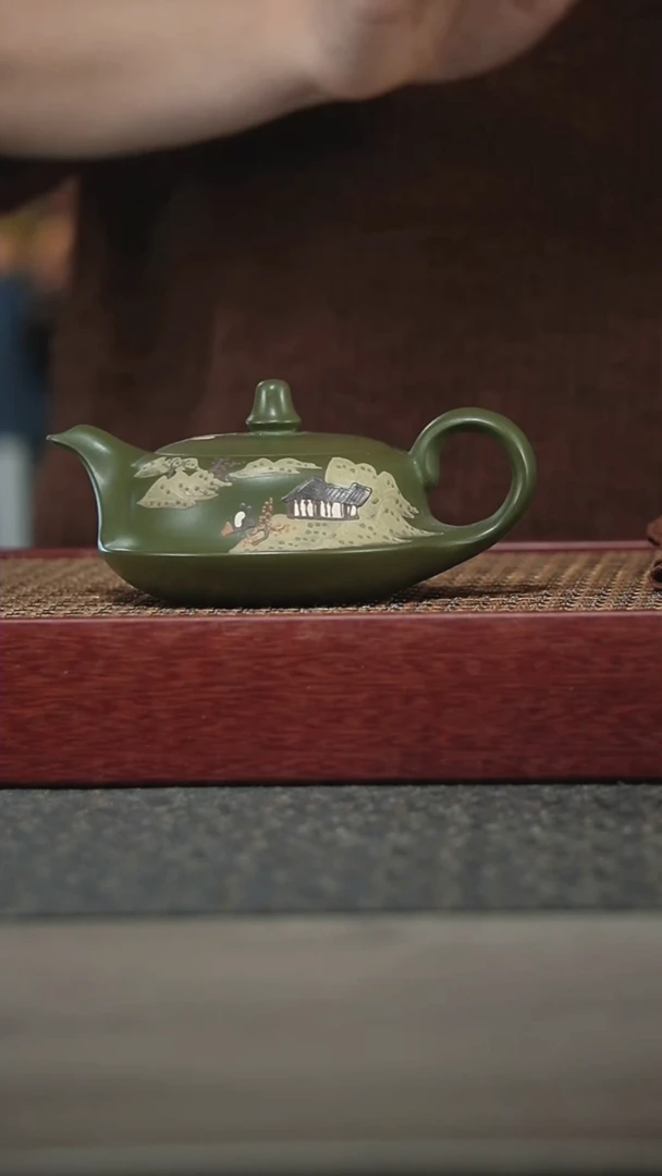 【闪购商品】紫砂茶壶某国绿泥绘曲壶200CC