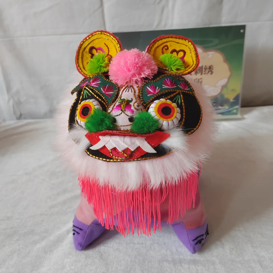 传统文化创意非遗传承刺绣布艺手工技艺摇头晃脑虎