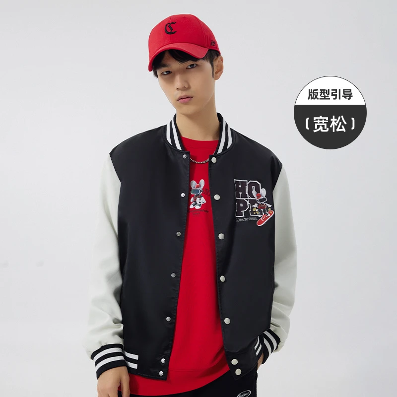 卡宾男装卡通兔贴布绣夹克春秋新款棒球服红色外套情侣3231138021