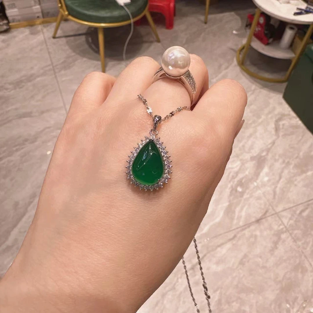 非金属树脂项链 水滴吊坠+项链百搭款