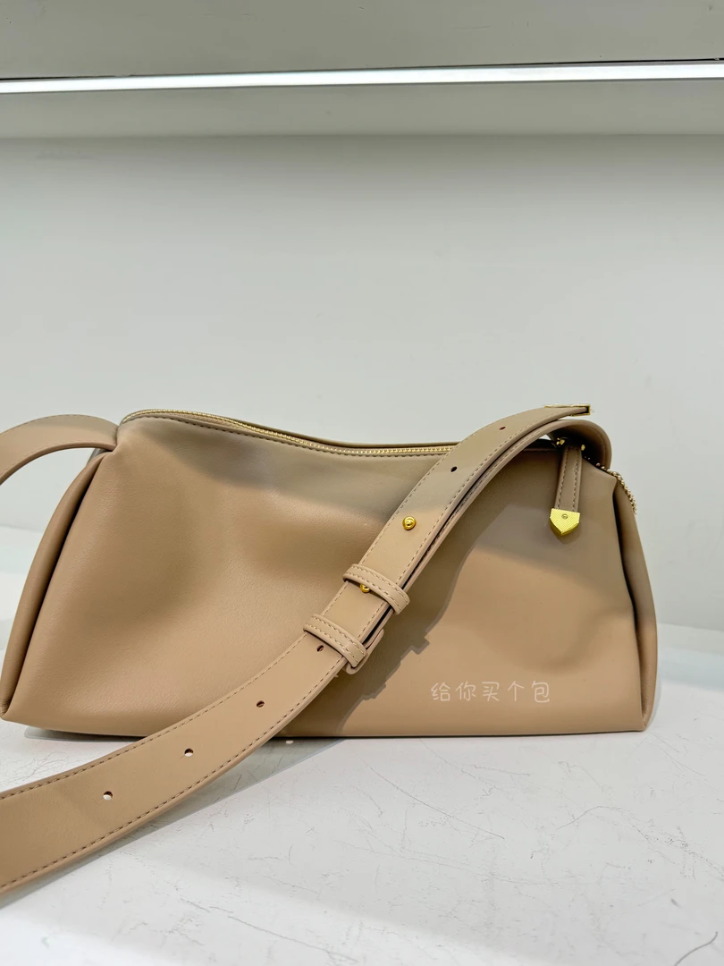 大肚子包加宽肩带斜背很舒适时尚牛皮百搭斜跨真皮休闲