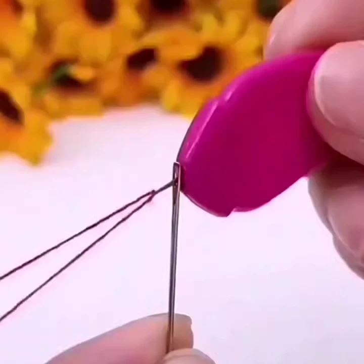 新款穿针神器拇指穿针器缝纫机穿针线神器老人家用快速引线穿针器