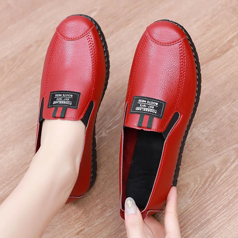 女鞋韩版妈妈鞋防水中老年皮面鞋软底舒适休闲运动鞋老太太单鞋