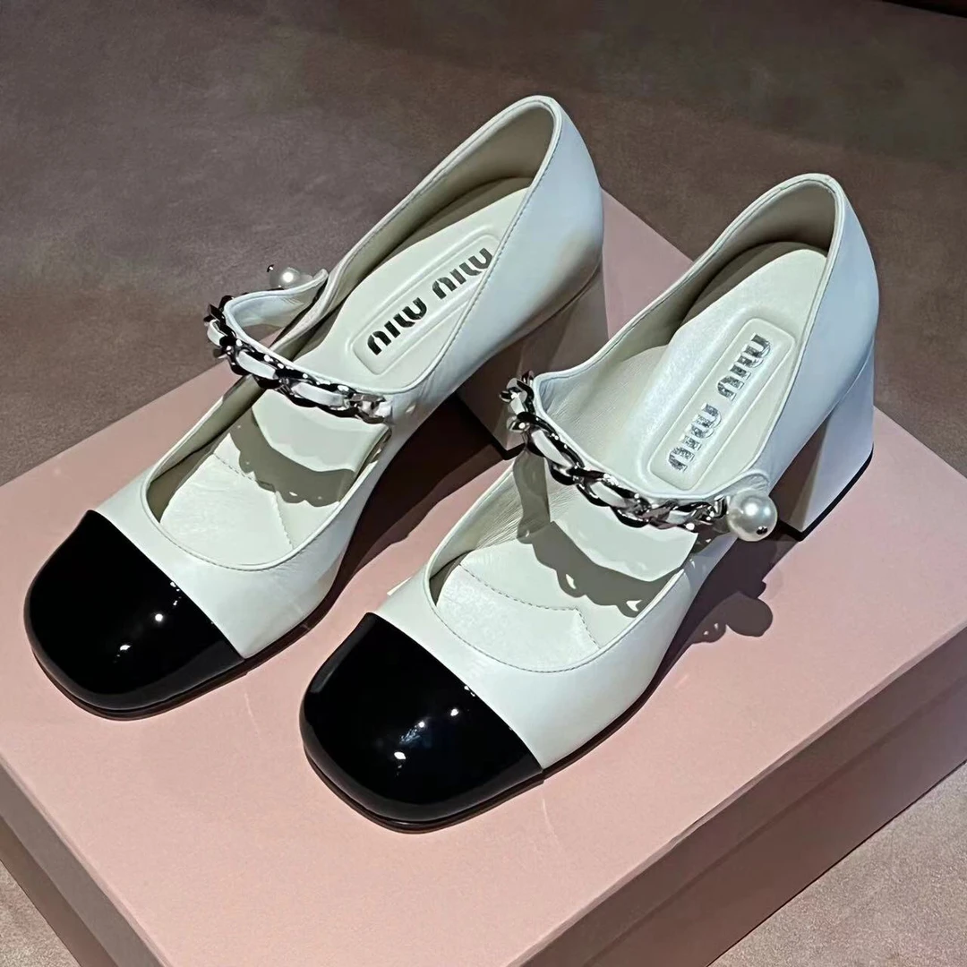 MiuMiu 白色粗跟玛丽珍6.5cm高跟鞋 【香港仓】