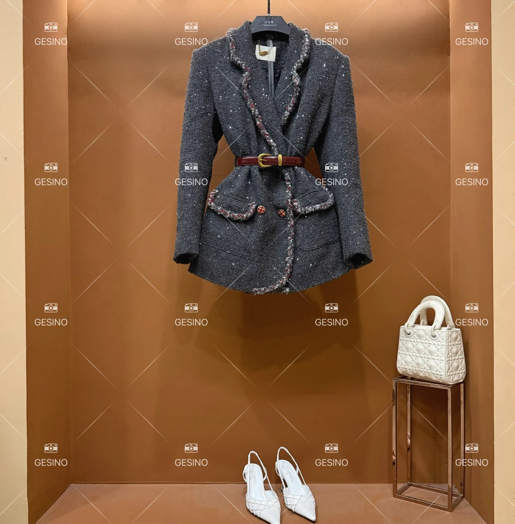 编码“5”秋冬气质小香风时尚设计师中长款羽绒服 QD-2024962