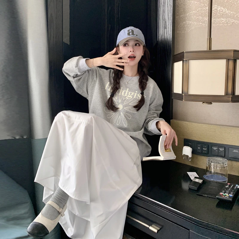 时尚休闲减龄套装女春2024新款韩系减龄圆领卫衣白色半身裙两件套