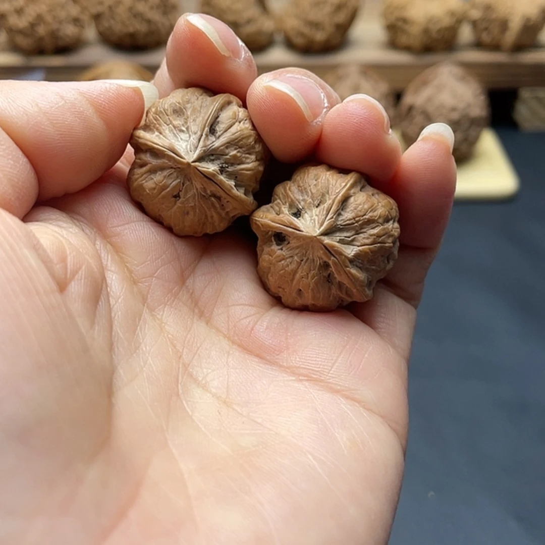 【闪购商品】文玩核桃把件齐***圣三棱